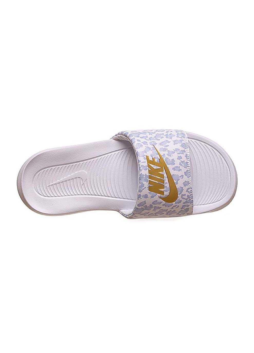 Белые женские шлепанцы victori one slide print белый Nike