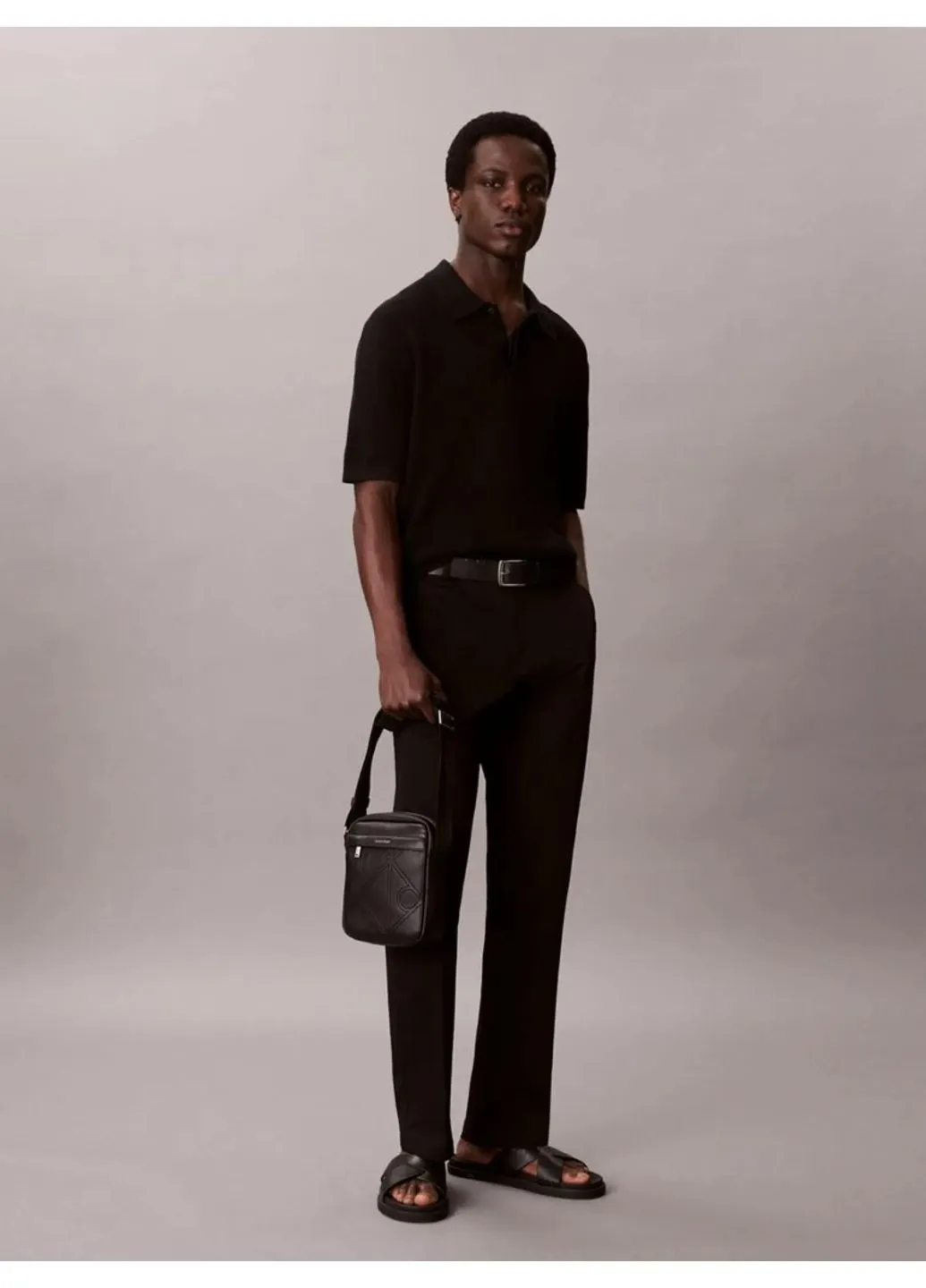 Сумка Emblem Embossed Reporter Bag Black LV04D3331GUB1 Calvin Klein (399951344)