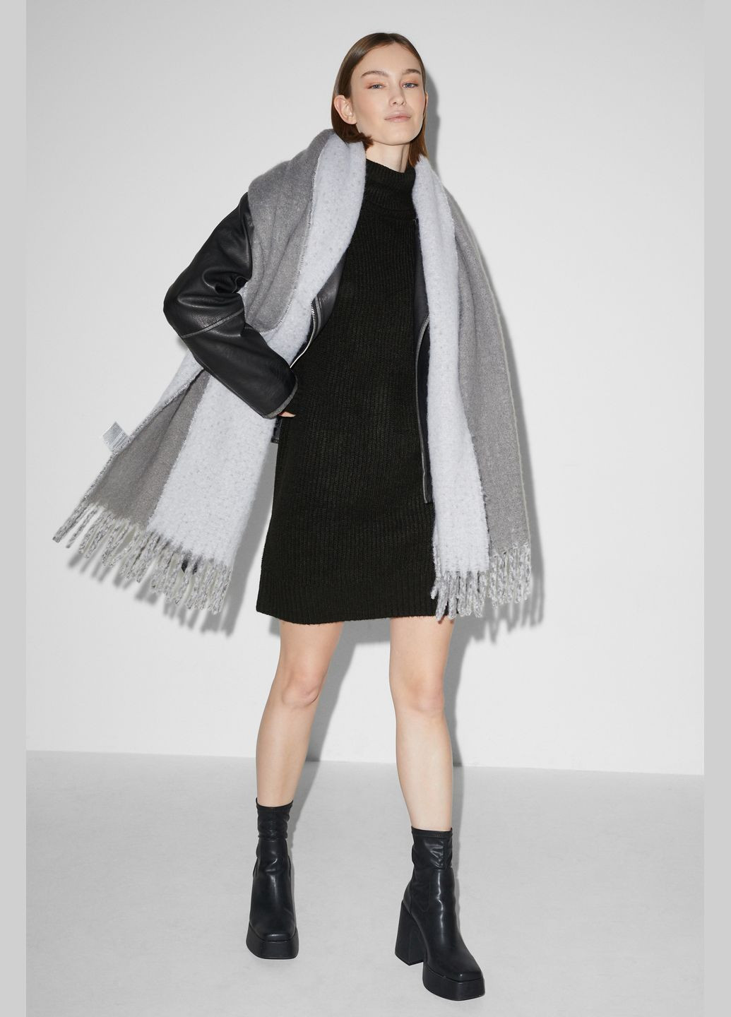 Черное кэжуал вязаное платье C&A однотонное