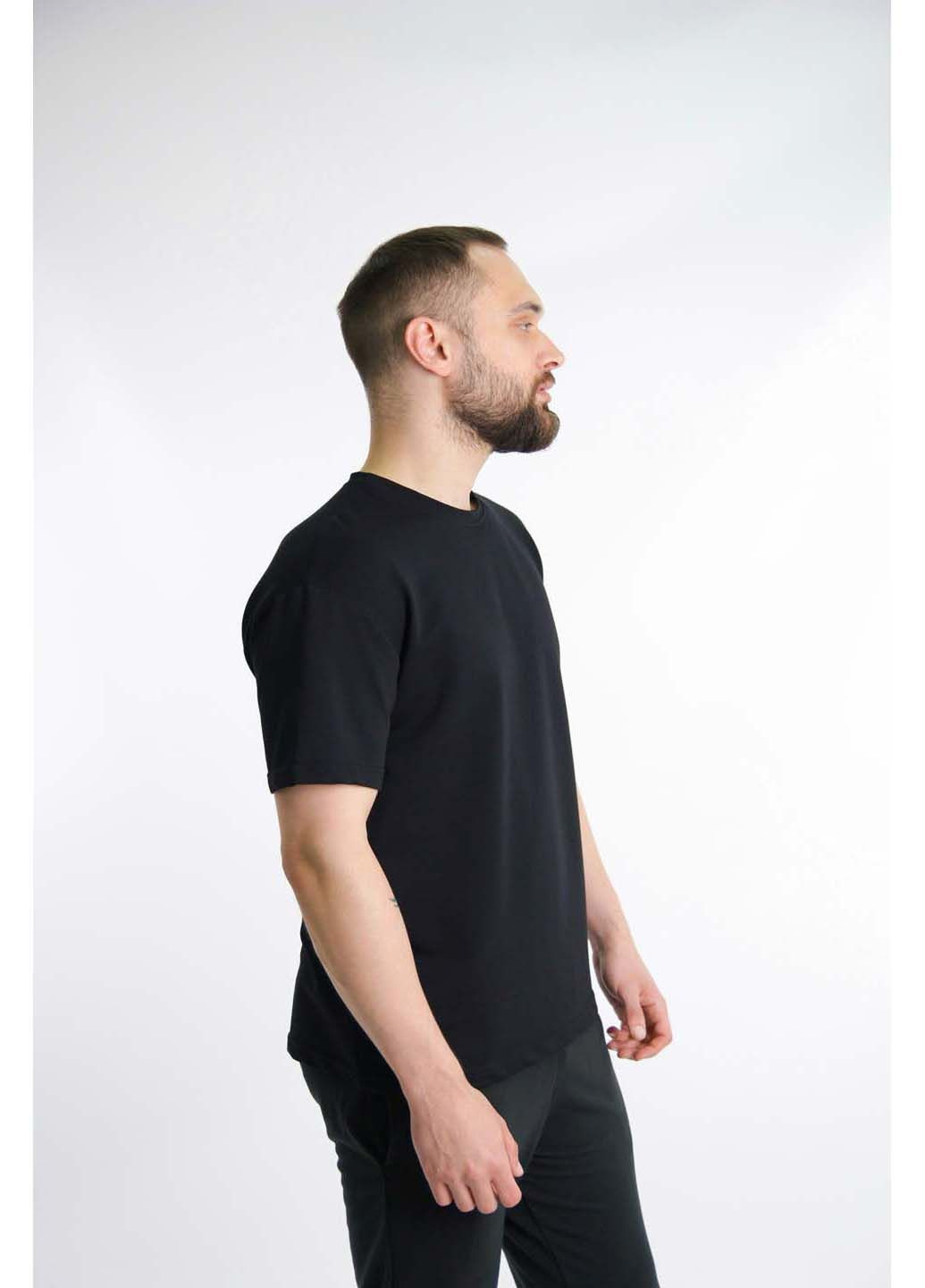 Чорна футболка Intruder