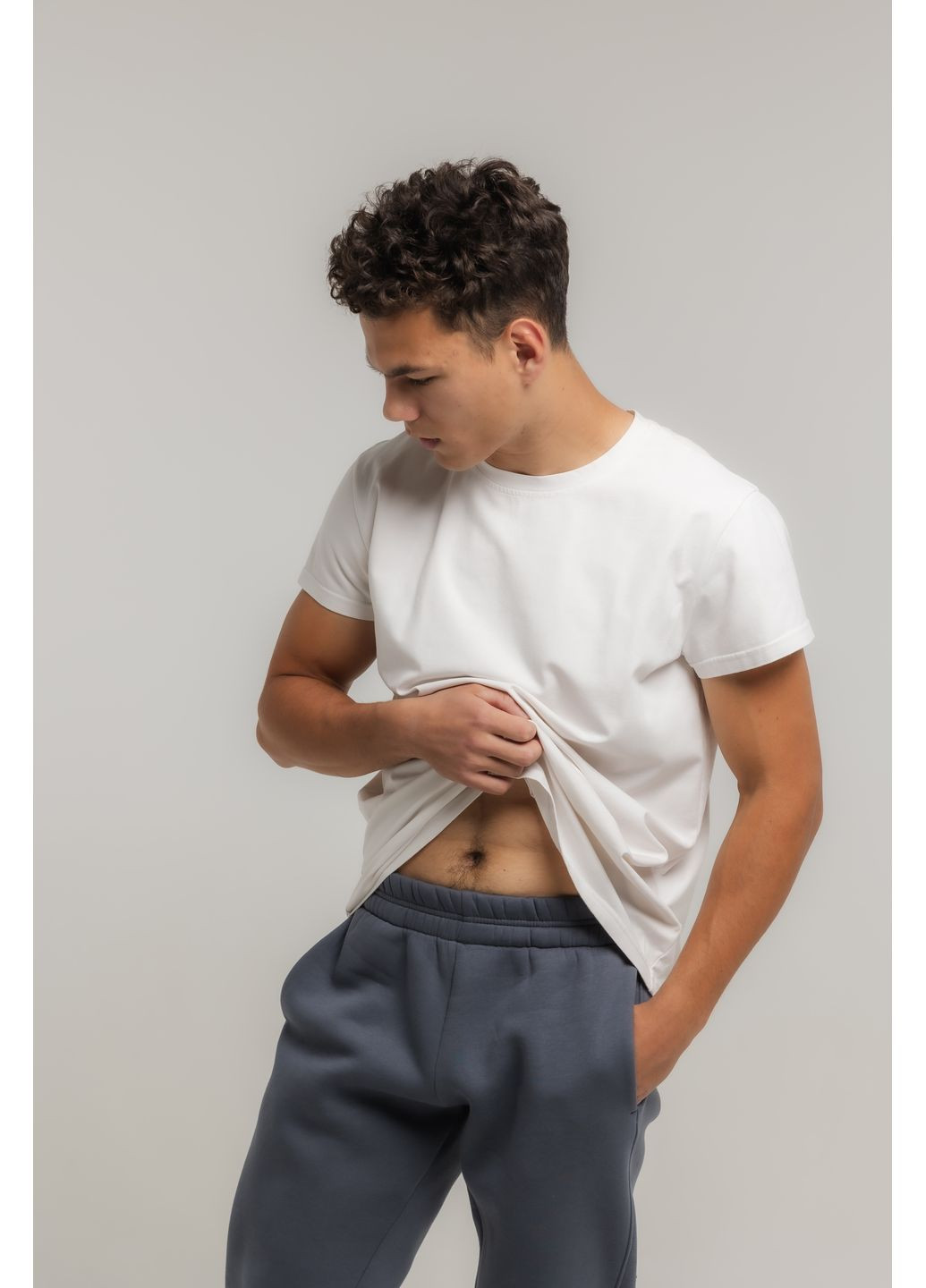 Серые спортивные, повседневный, кэжуал зимние зауженные брюки No Brand