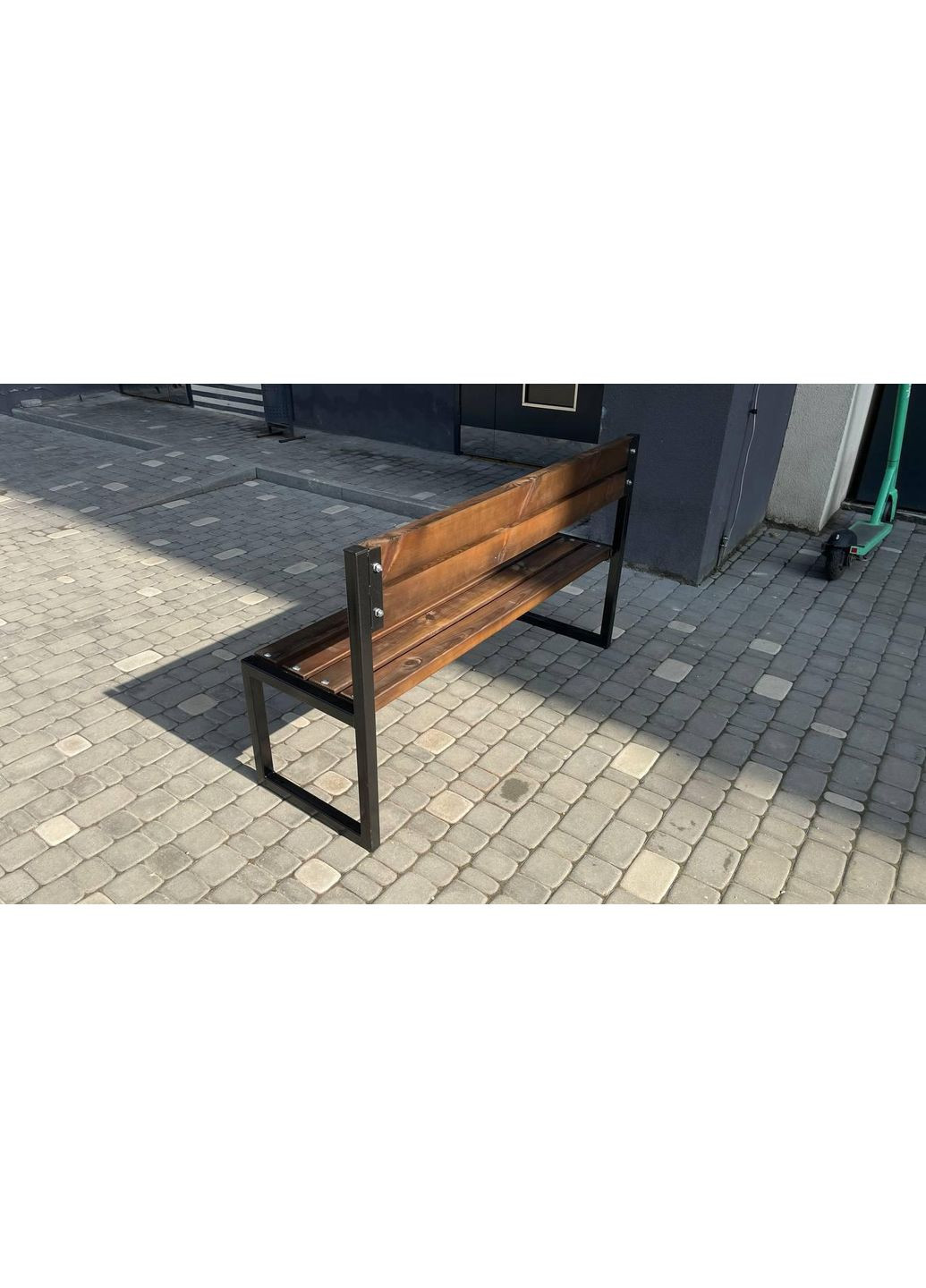 Вулична лава з металевим каркасом та дерев'яними планками — 2 метри No Brand (363188013)