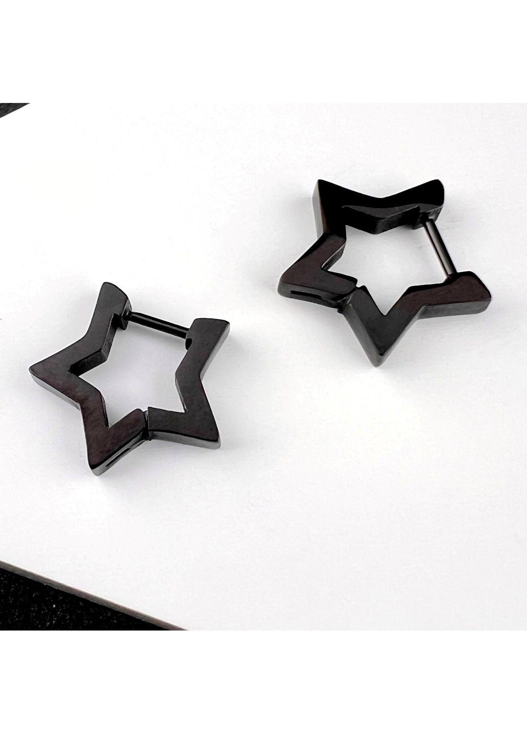 Сережки з емаллю із нержавіючої медичної сталі у вигляді зірки ES-336 No Brand (299330598)