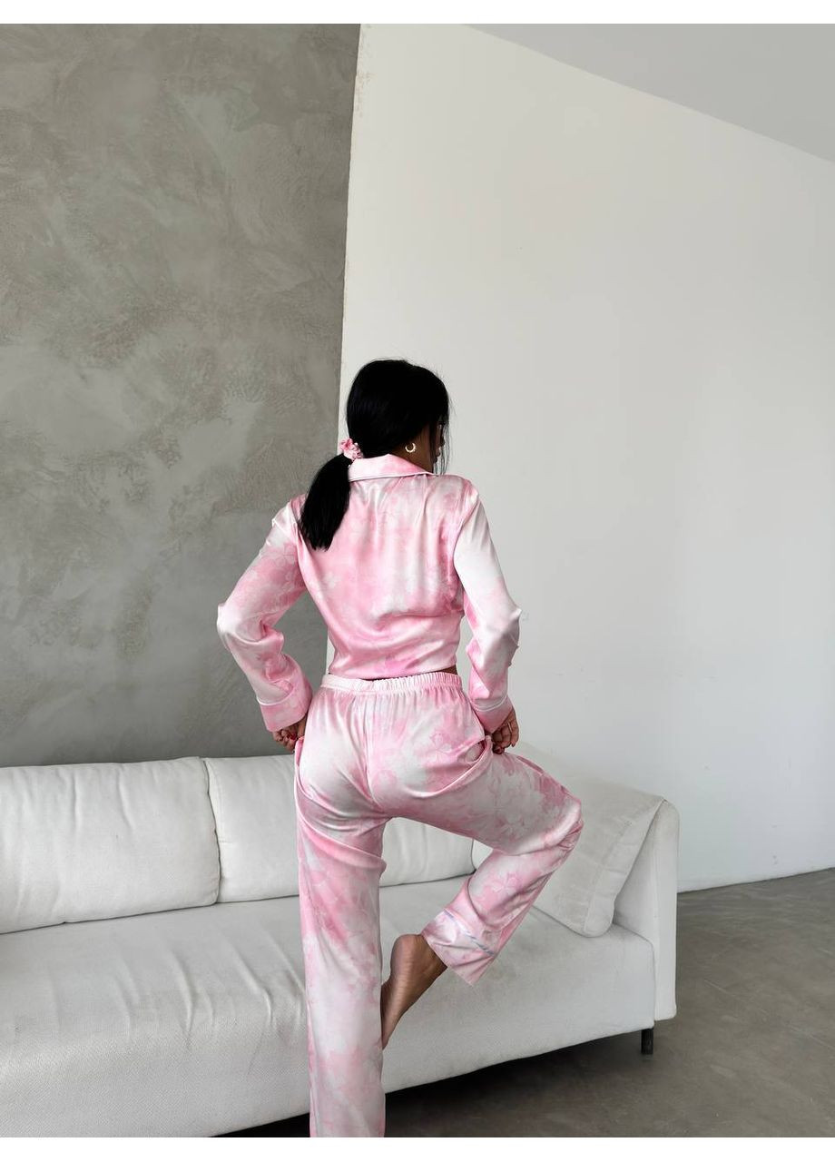 Рожева сатиновая пижама с принтом, l сорочка + брюки No Brand