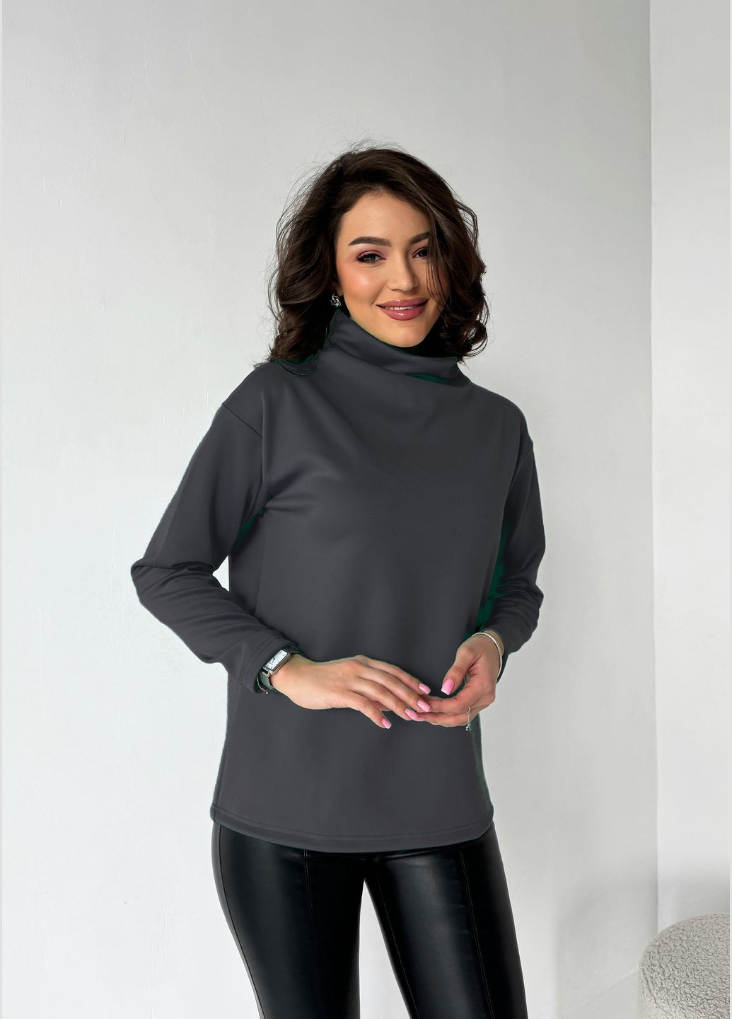 Класичний жіночий трикотажний гольф INNOE Гольф (322345147)