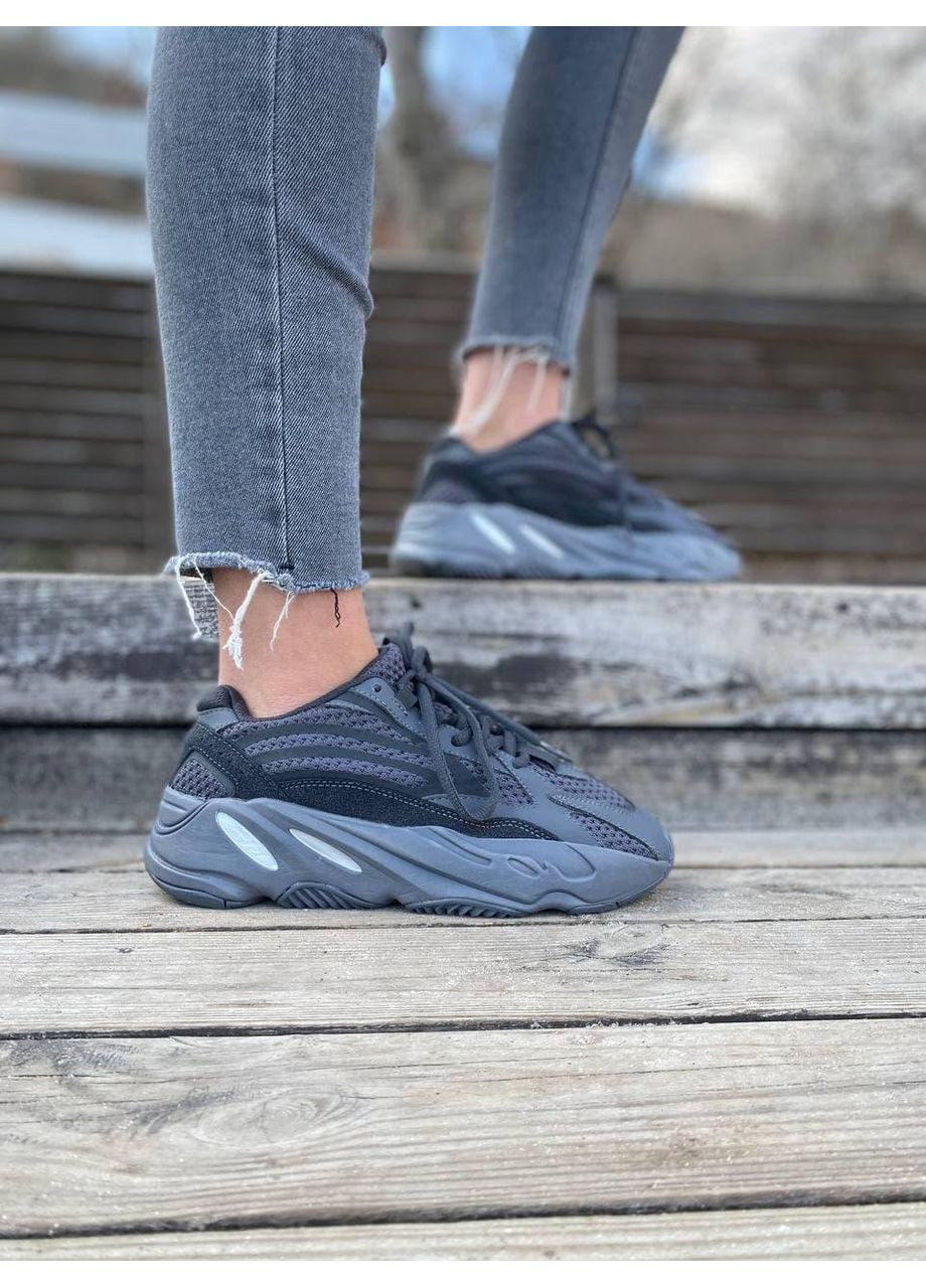 Чорні Осінні кросівки чоловічі adidas yeezy boost 700 v2 vanta leather black white адідас ізі буст No Brand