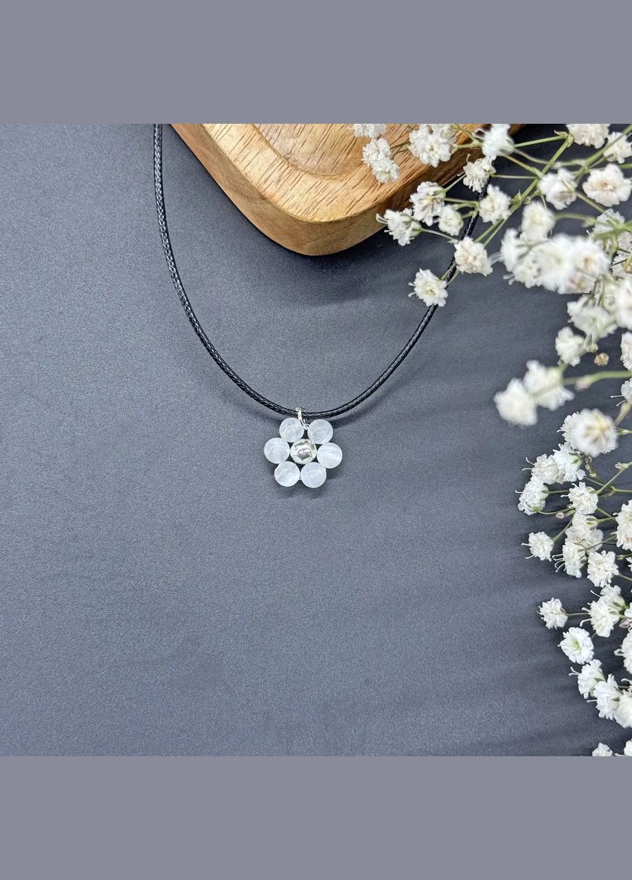 Квіточка натуральний камінь Селеніт на шнурі 17мм+- L-45-50см No Brand Кулон (337995598)