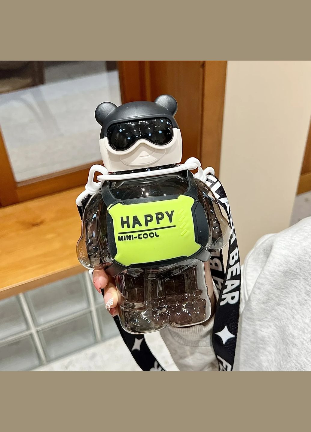 Пляшка для води Без Бренда 800 мл, Ведмедик з дозатором, ремінцем та трубочкою, Чорний ( ) No Brand (302392532)