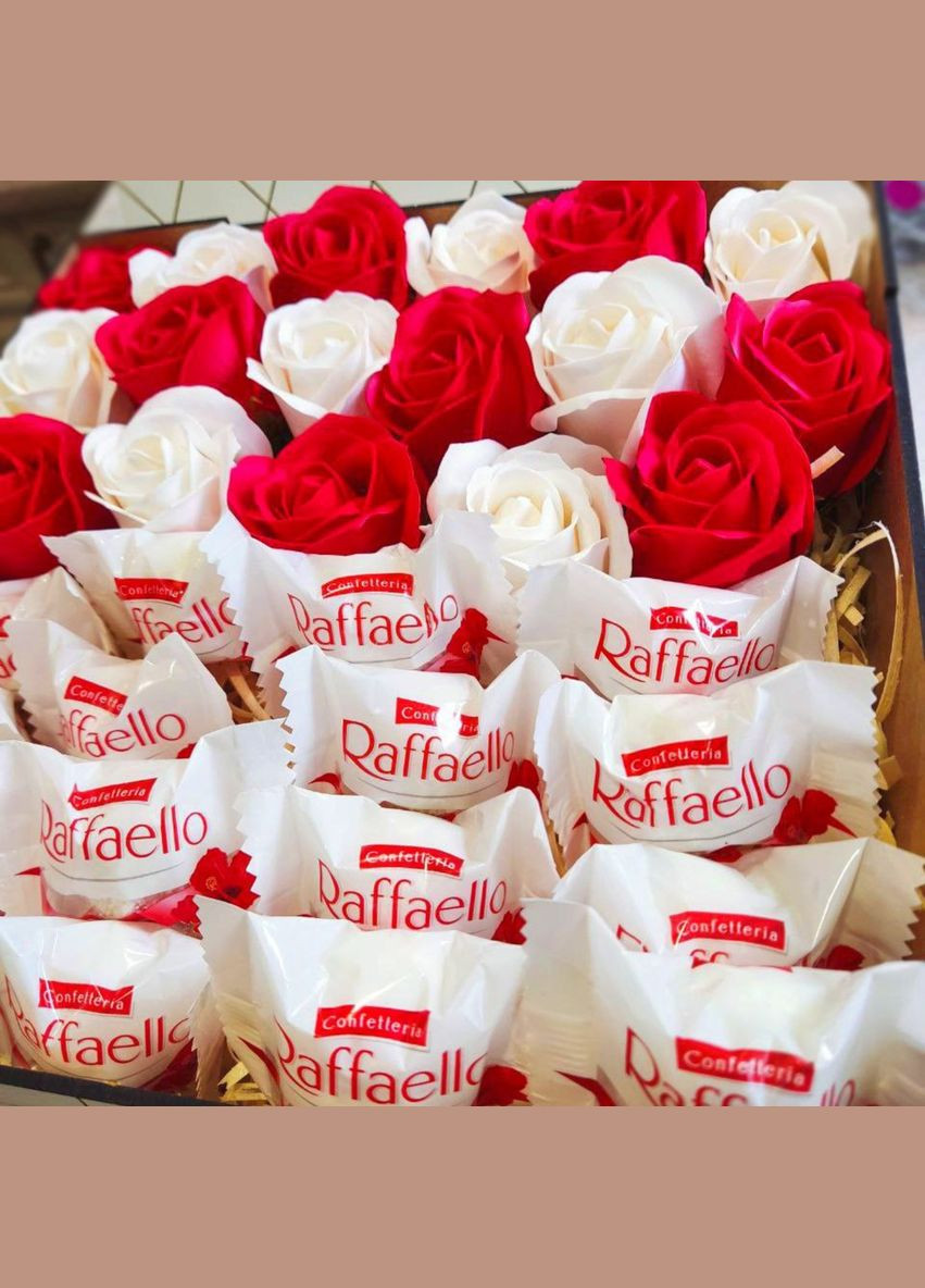 Подарунковий набір із цукерок Raffaello і троянд для дівчини (ar9) No Brand (315888792)