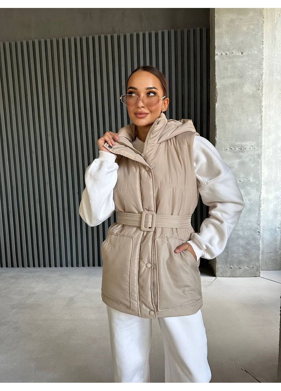 Тепла жилетка з ременем і капюшоном, бежева жилетка на синтепоні 200 No Brand 002 (352710160)