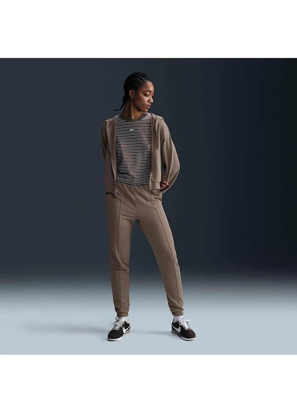 Штани жіночі Nsw Chll Ft Hr Swtpnt Brown Nike (364839020)
