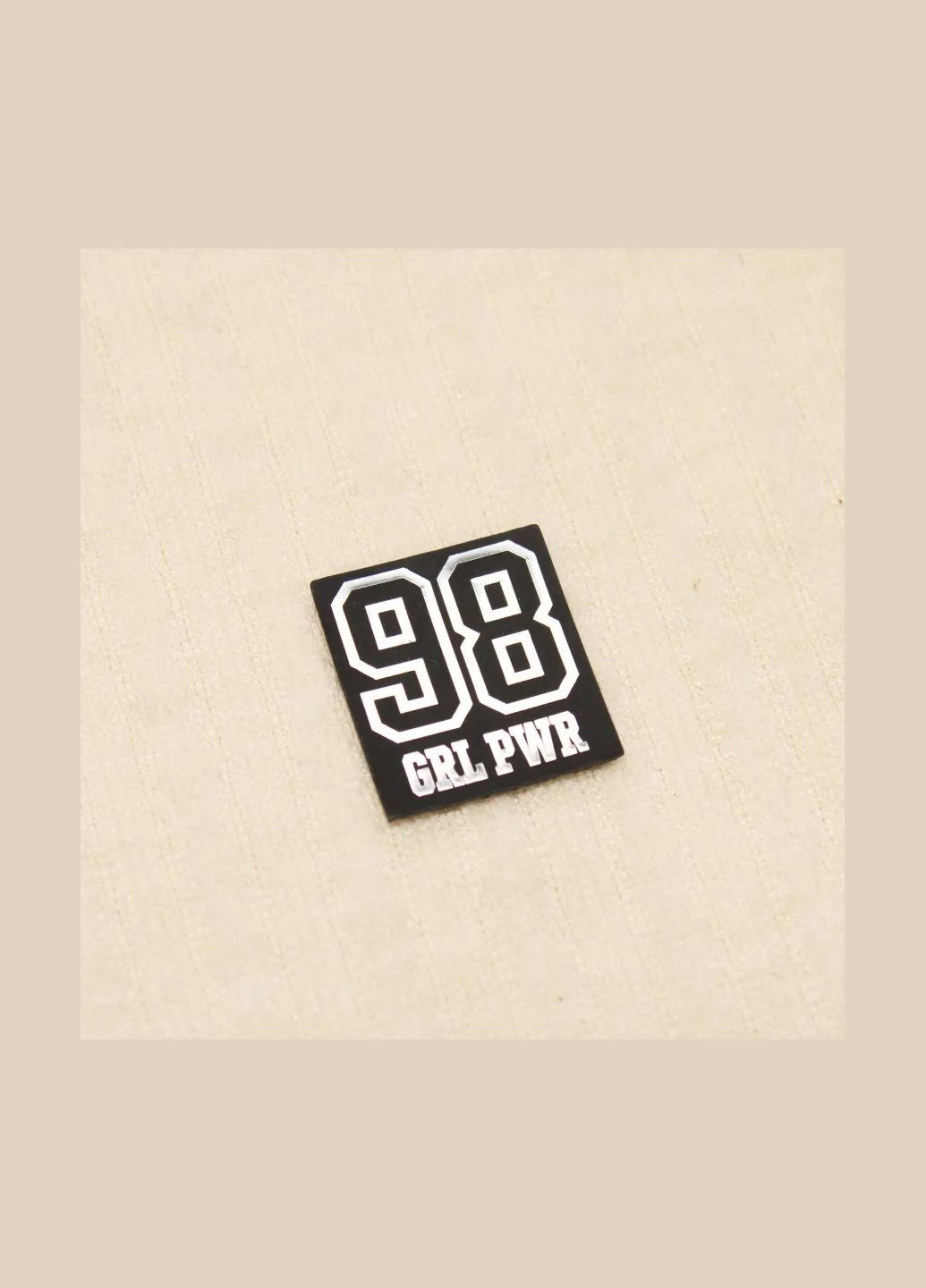 Нашивка "98 Girl Power" чорного кольору зі срібним написом (3922) No Brand (335812134)