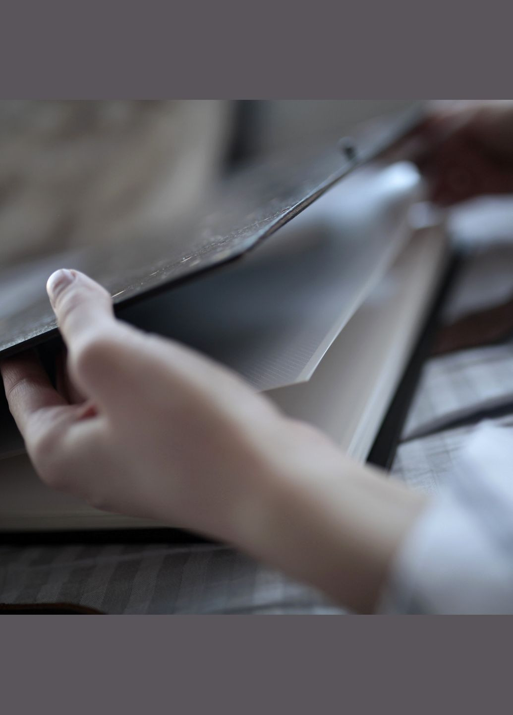 Фотоальбом із Дерева "TO THE MOON AND BACK" 50 сторінок - 250 фотографій, альбом 34х32.5 см FILWOOD No Brand (340112033)