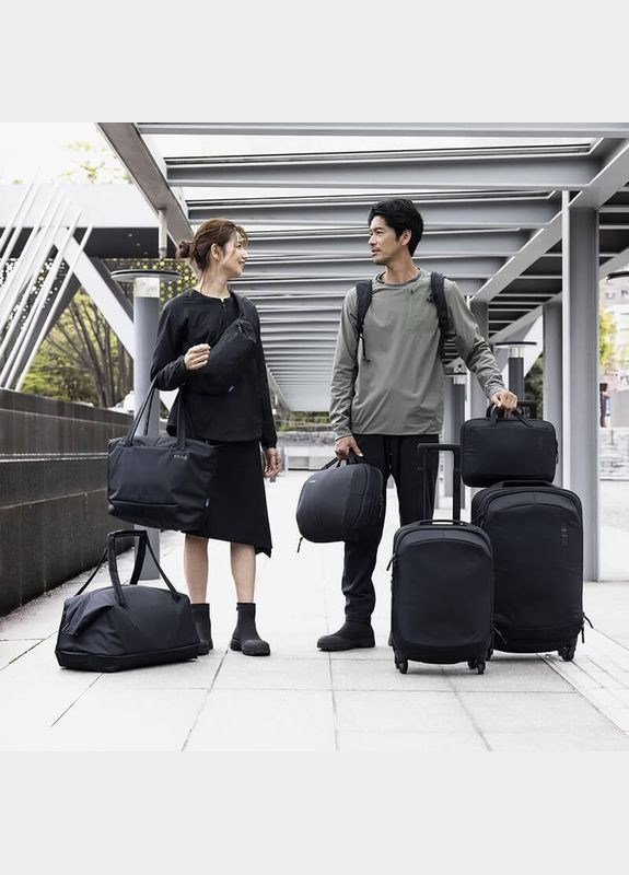 Чемодан на колесах Subterra 2 Checked Spinner 65L Dark Slate (TH 3205050) Thule (322238013)