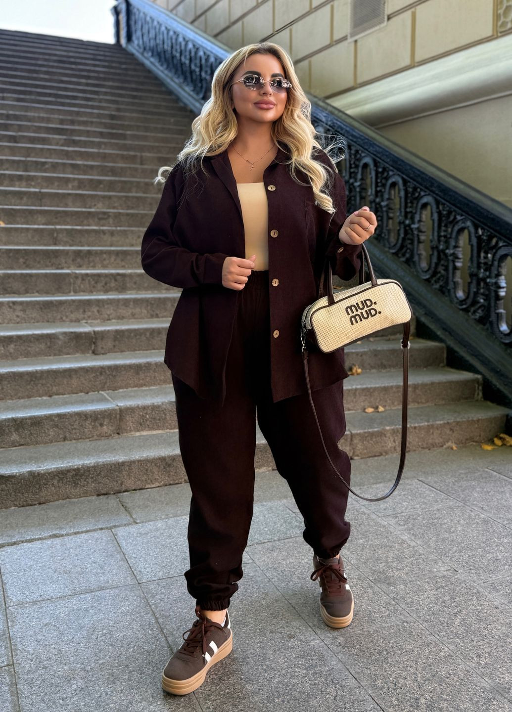 Костюм женский оверсайз из вельвета (рубашка + джоггеры) No Brand (354933987)