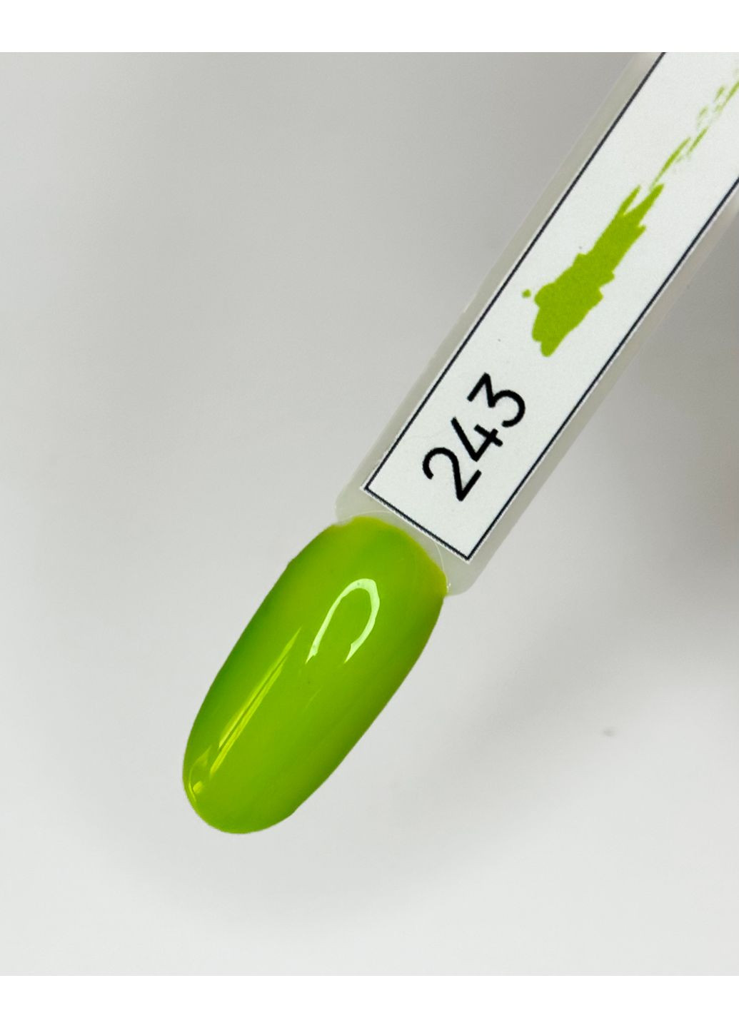 Гель-лак 243 Зеленый Всплеск 10 мл, 332243 Loya (360889873)