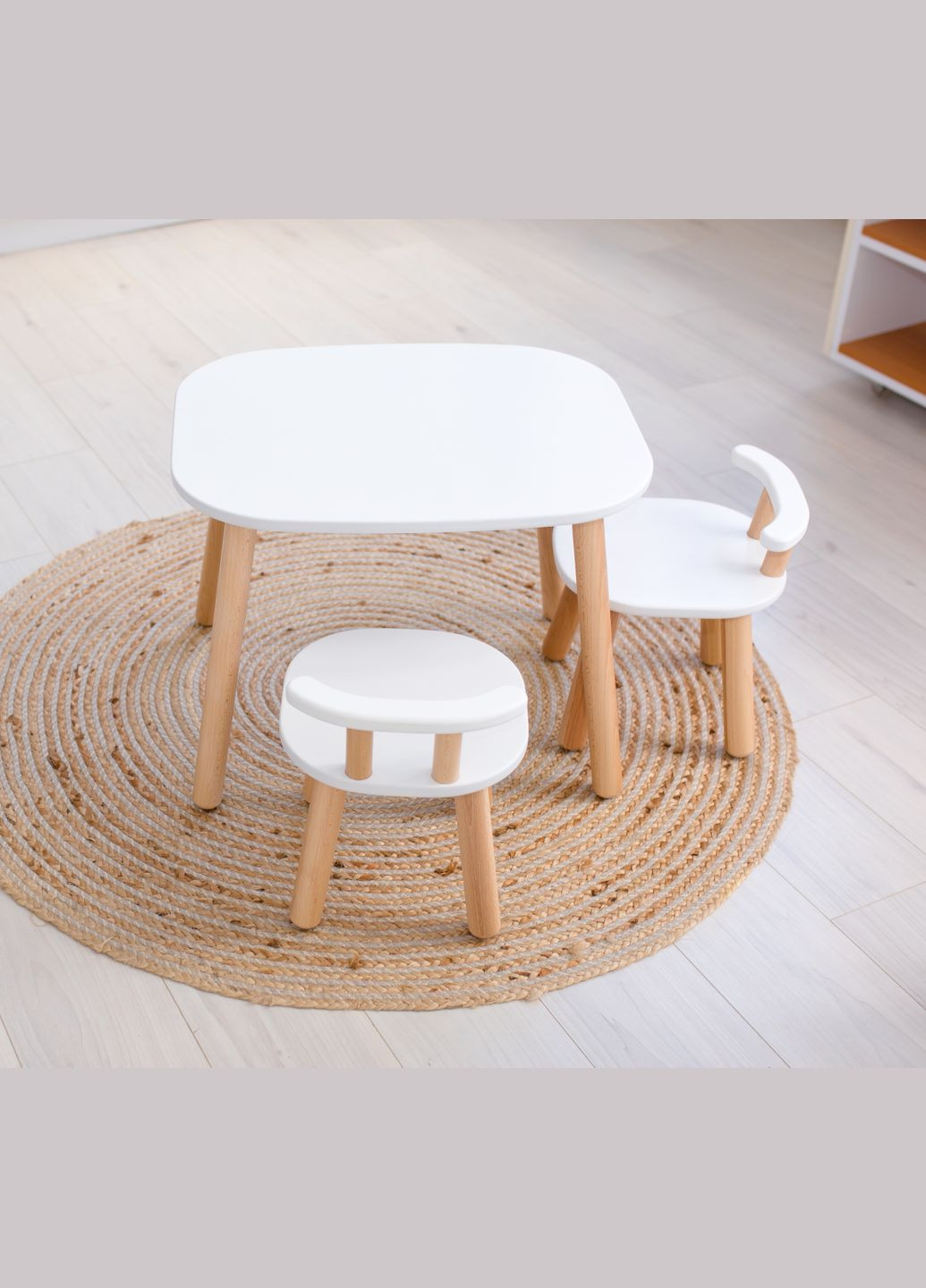 Дитячий столик і два стільчики з бука білі для дітей 2-4 років Tatoy (292564933)