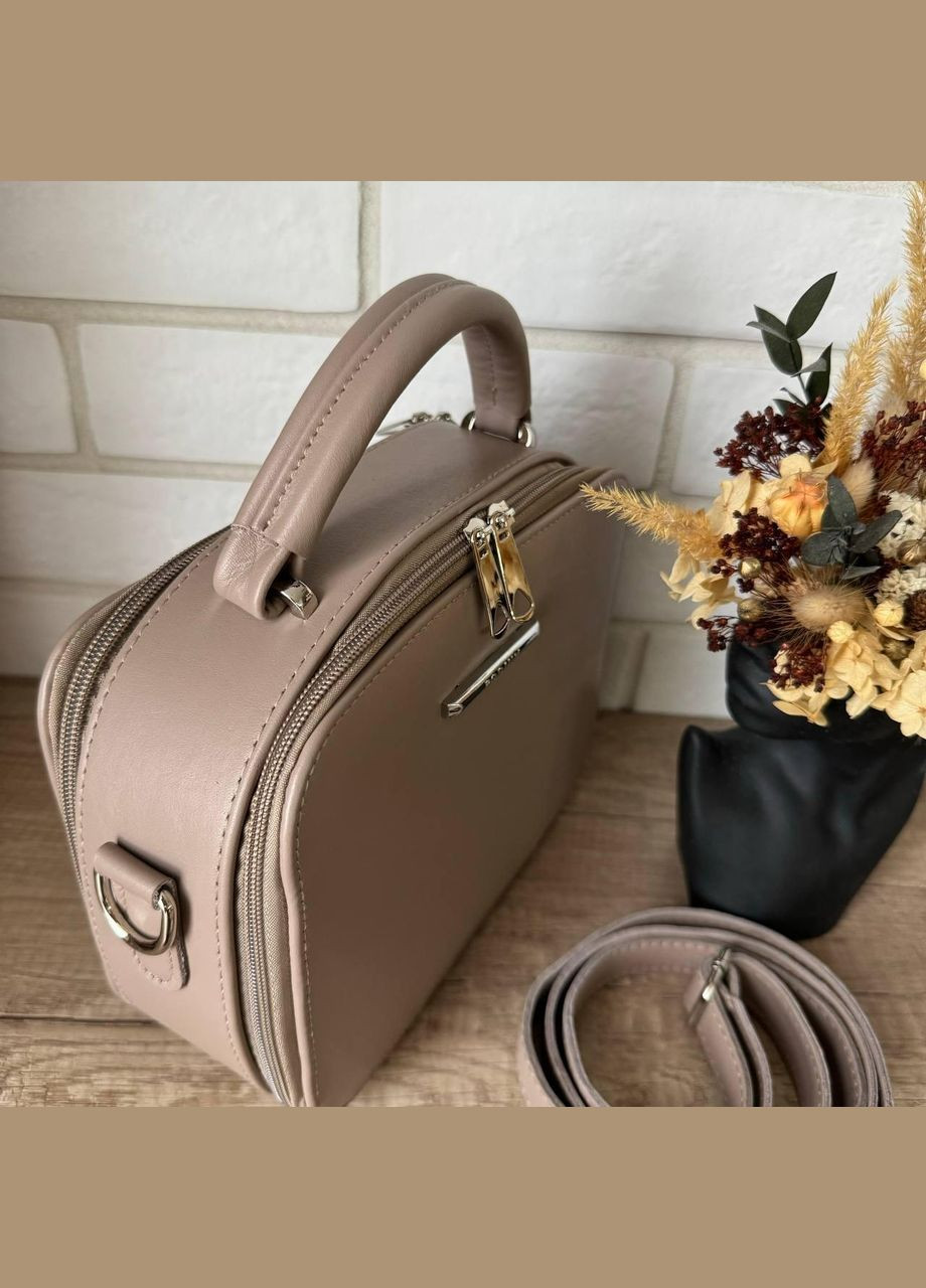 Стильная кожаная мини сумочка клатч с каркасом и плечевым ремнем бежевый (sku_1697Б) No Brand (330576757)