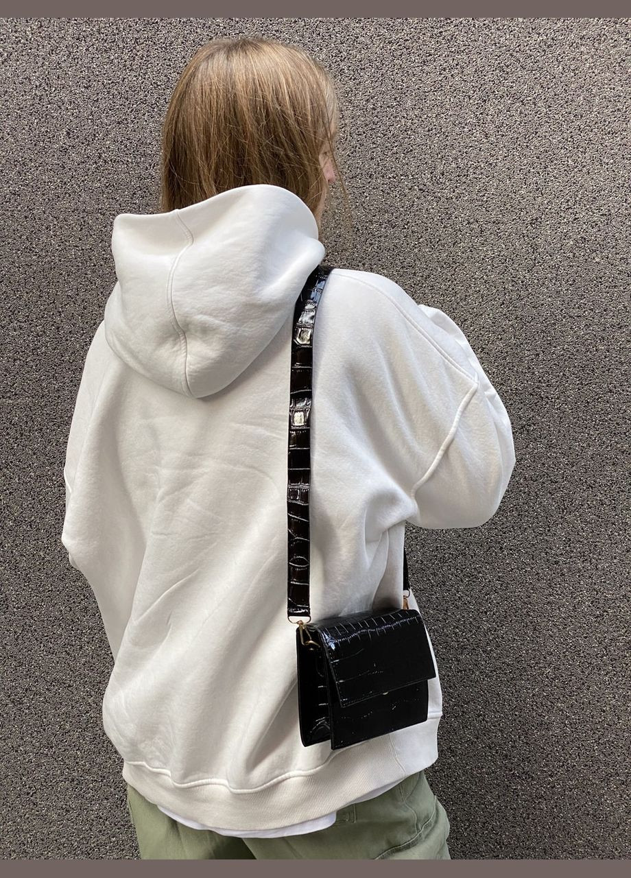 Жіноча класична сумка крос-боді рептилія через плече на широкому ремінці лакова чорна No Brand (284722380)