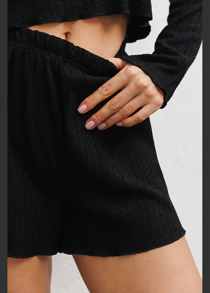 Черная женская трикотажная пижама с шортами и кофточкой Arjen