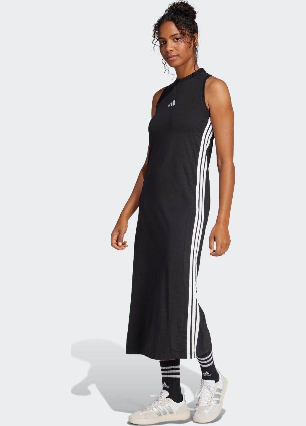 Чорна спортивна сукня essentials 3-stripes long racerback adidas з логотипом