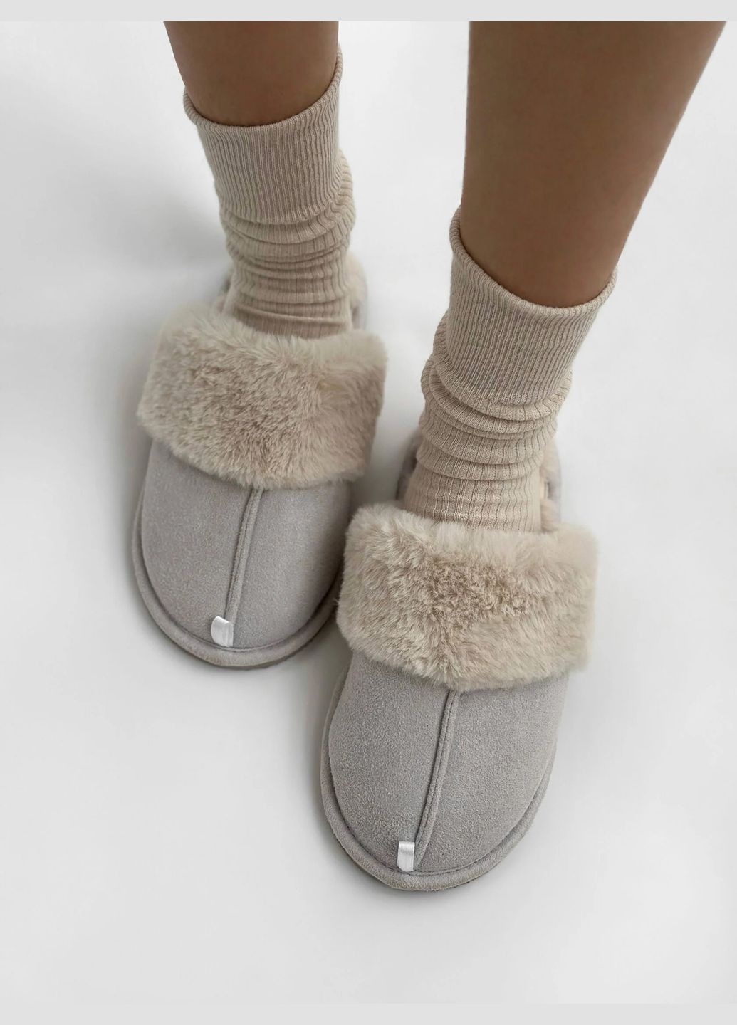 Серые домашние тапочки с меховым изнанкой Fashion