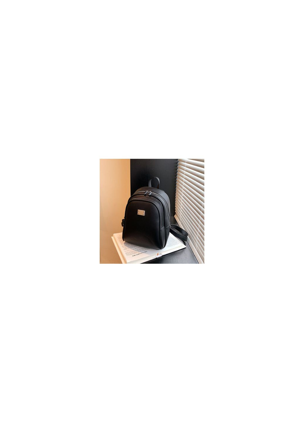 Жіночий рюкзак чорний міський з з металевим прямокутником КиП (290683268)