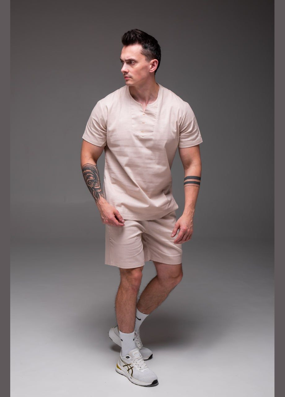 Бежевый летний стильный и лаконичный комплект на лето с шортами, с рубашкой Vakko