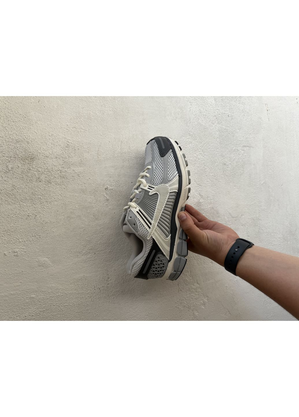 КРОССОВКИ ЖЕНСКИЕ NIKE ZOOM VOMERO 5 GREY НАЙК АИР ЗУМ ВОМЕРО 5 No Brand серые демисезоны (367177521)