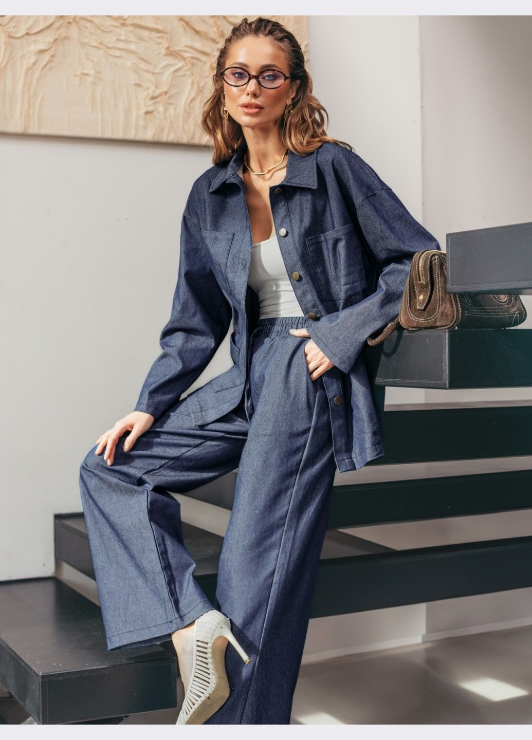 брючний костюм темно-синього кольору з сорочкою Dressa (331344782)