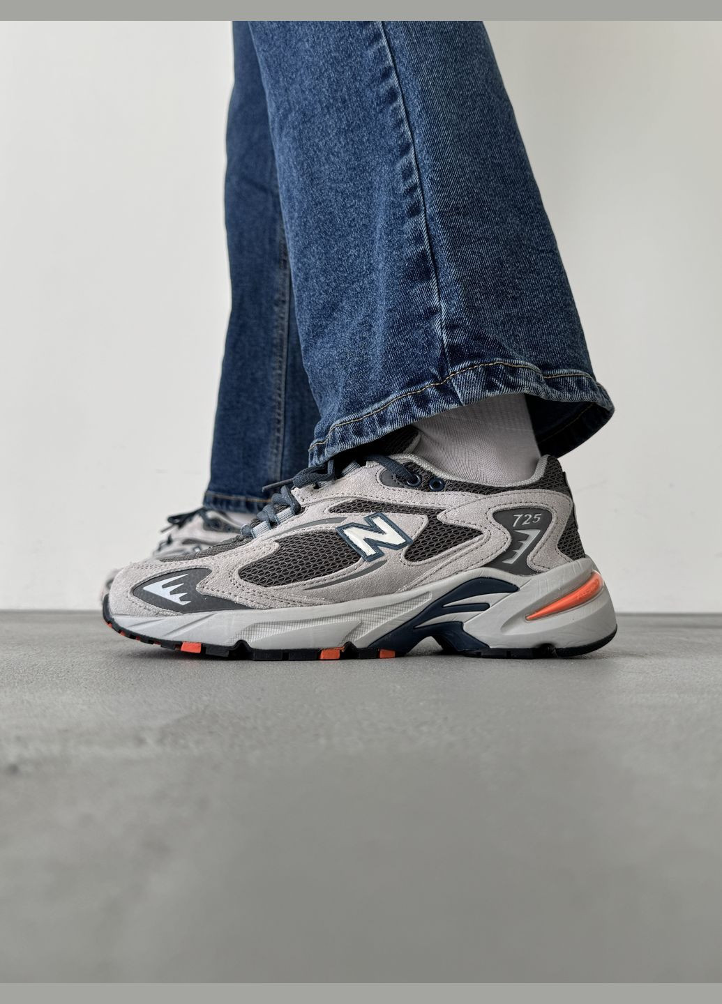 Серые демисезонные кроссовки мужские и женские new balance 725 grey | нью беланс 725 серые No Brand