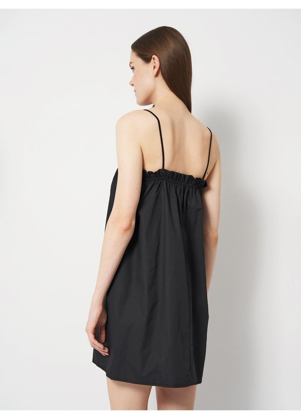 Чорна кежуал сукня SHEIN однотонна