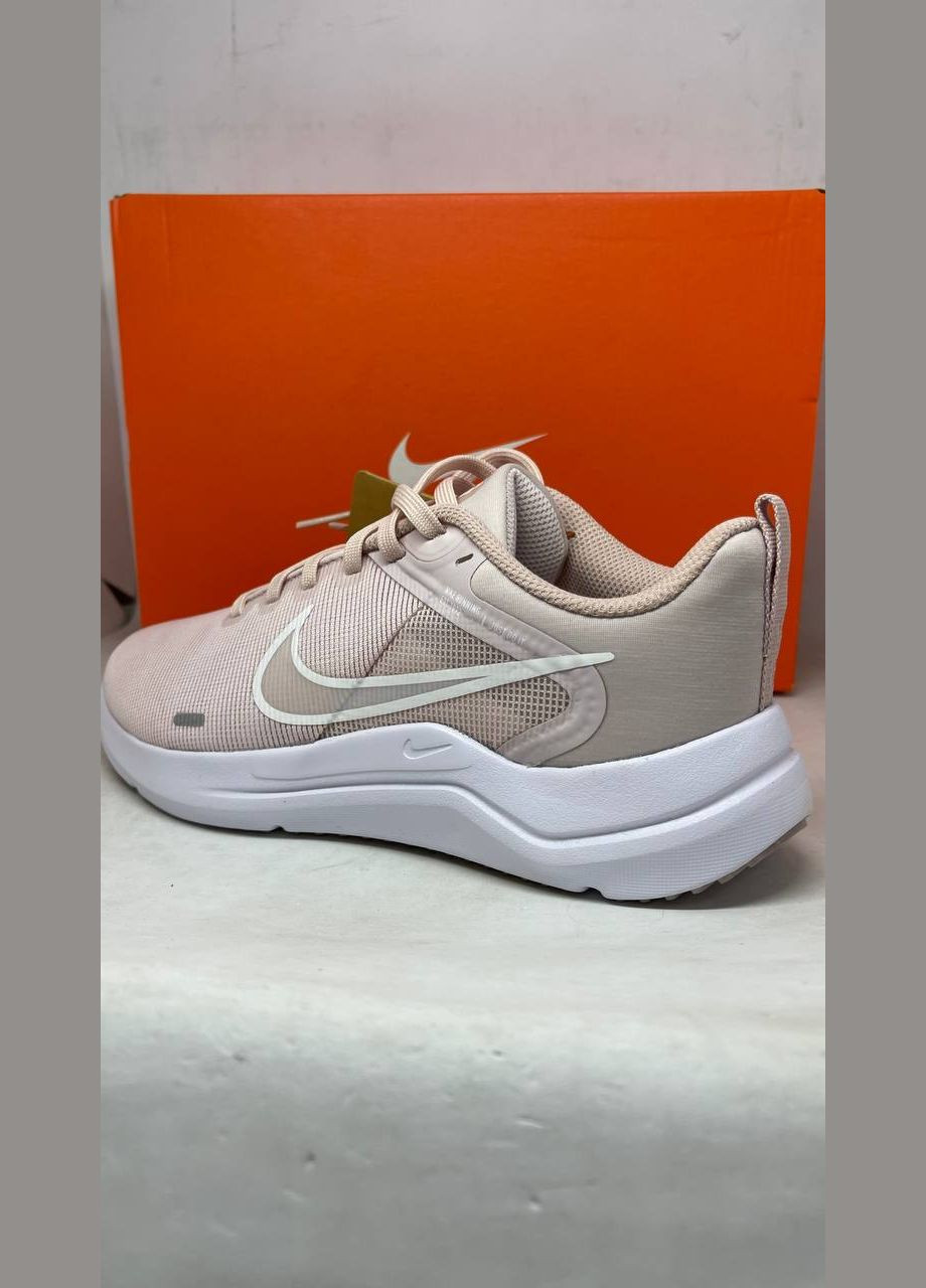 Бежеві кросівки жіночі Nike DOWNSHIFTER 12