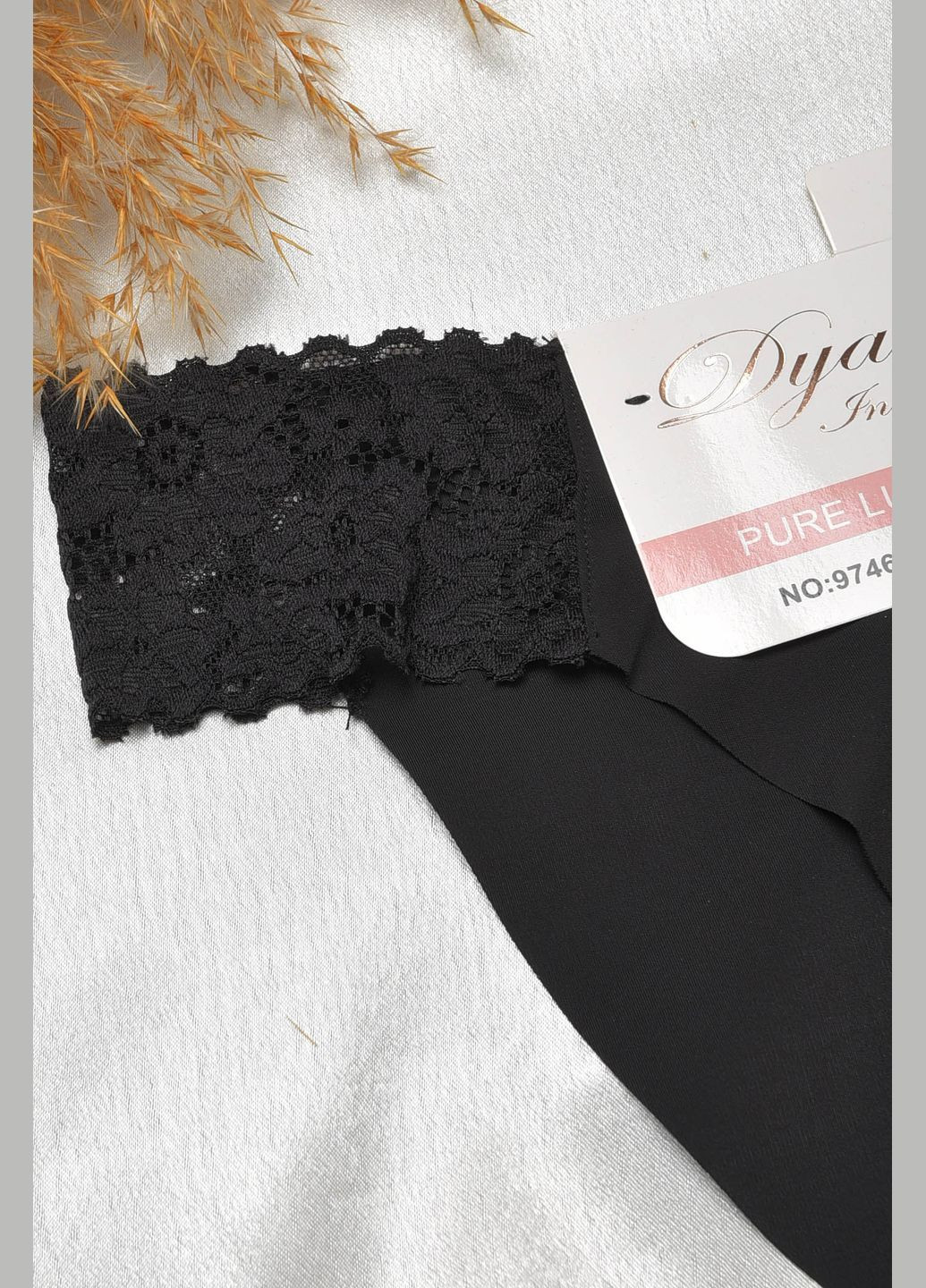 Труси жіночі чорного кольору з мереживом Let's Shop (303015419)