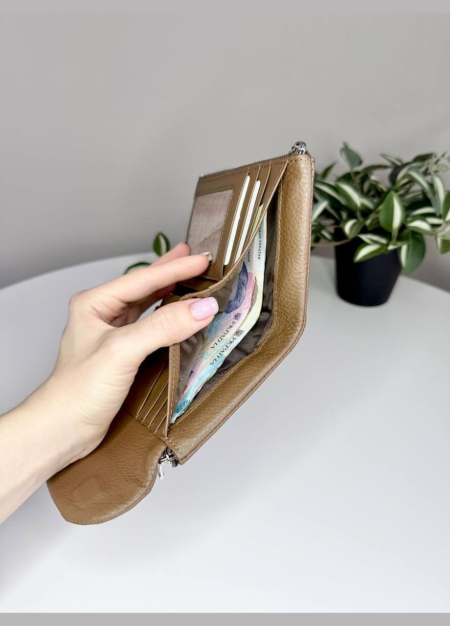 Кожаный мягкий кошелёк на магнитах среднего размера Classic (316218757)