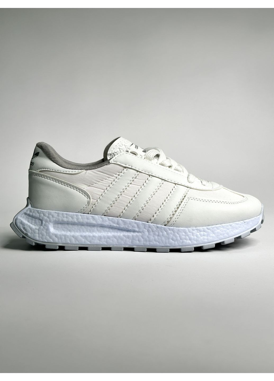 Белые демисезонные кроссовки мужские adidas No Brand Sneakers Boost White