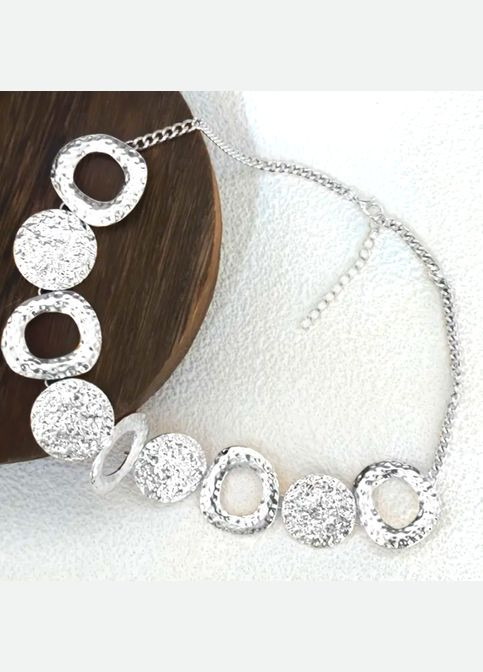 Колье металеве акцентне з медальйонів срібного кольору No Brand Еллас (325412641)