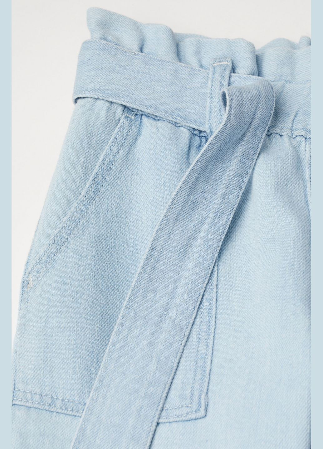 Голубые демисезонные прямые джинсы regular fit свободного кроя для девочки 0823019-001 H&M
