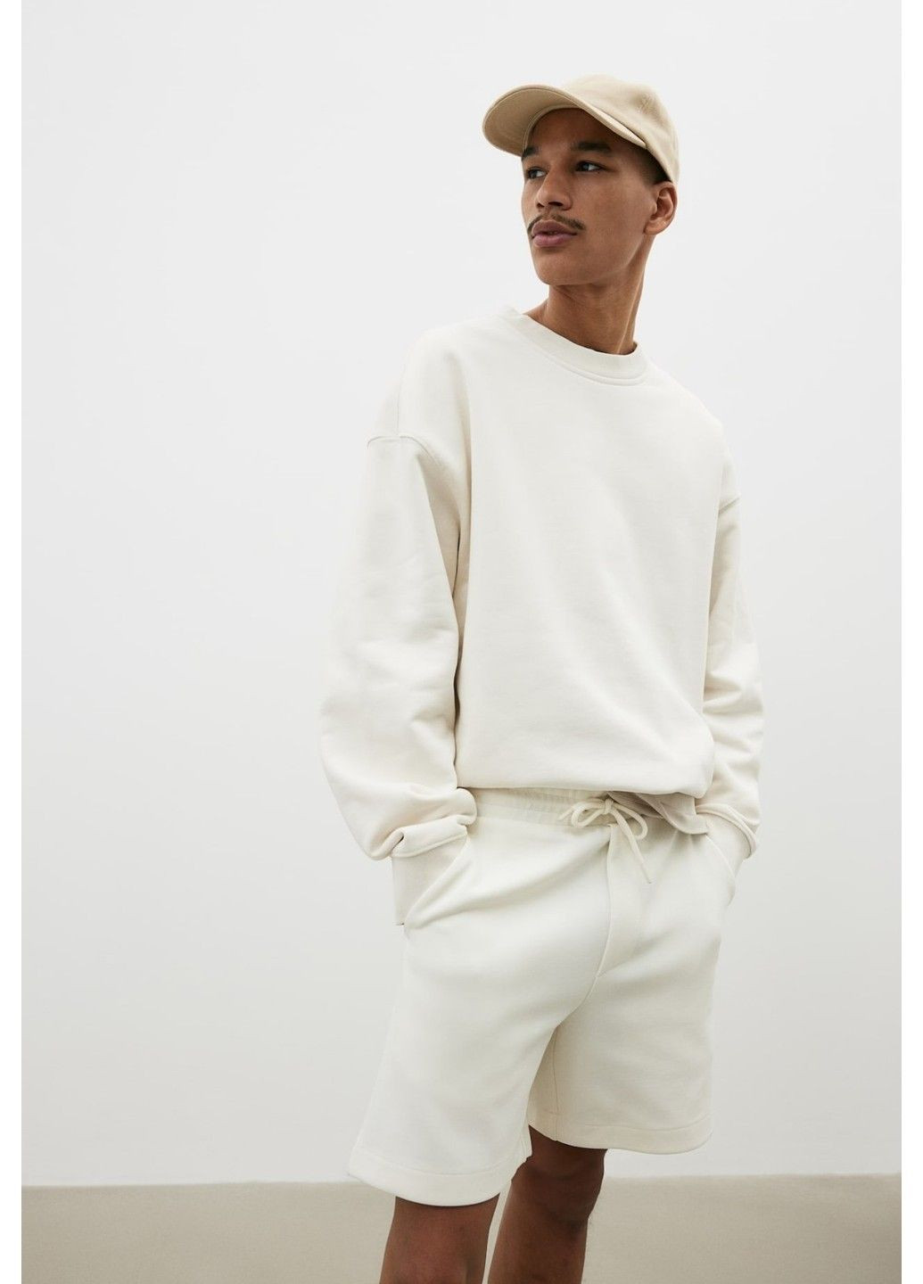 Чоловічі трикотажні шорти Regular Fit (58311) S Молочні H&M (327913775)