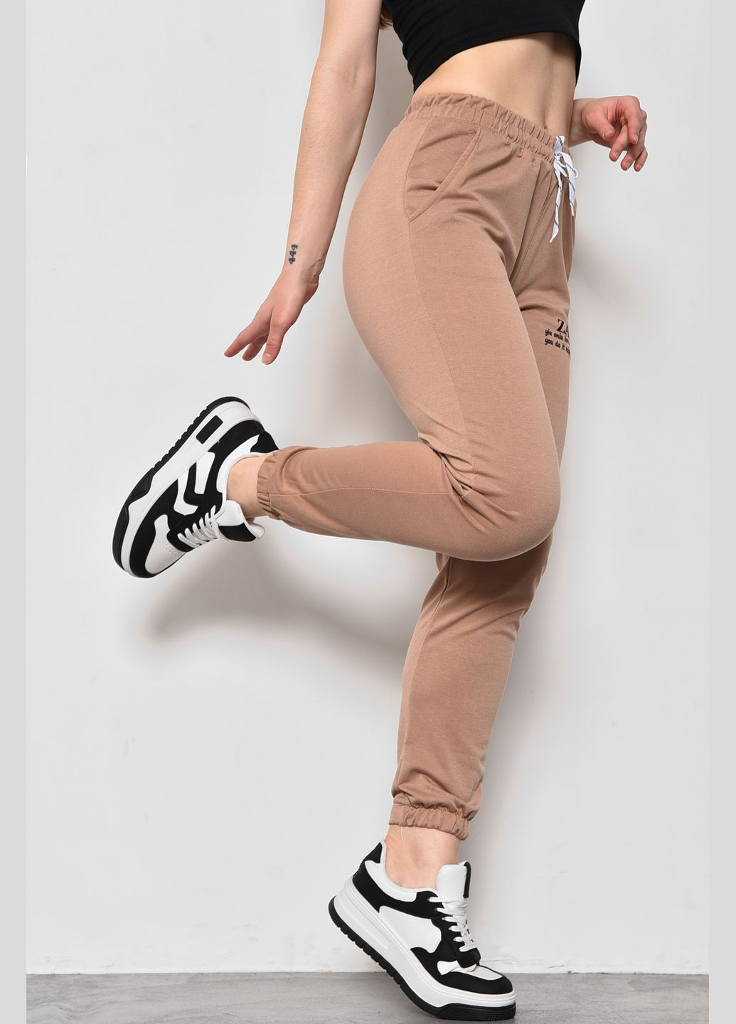 Спортивні штани жіночі пудрового кольору Let's Shop (280777219)