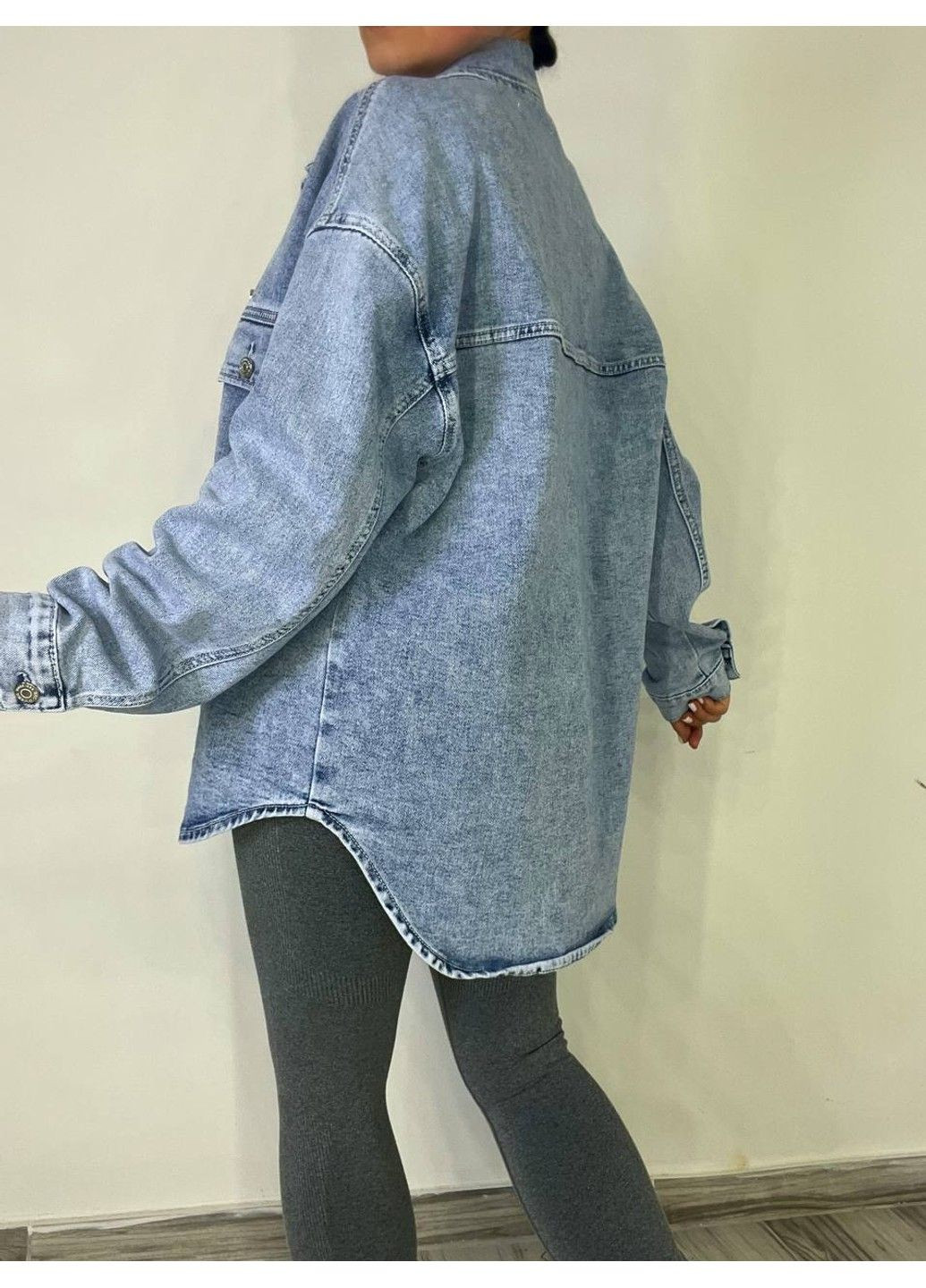 Сорочка жіноча 2029 джинсова оверсайз широка накладені кишені блакитна Dicesil (324019770)