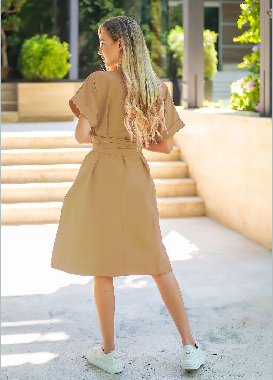 Бежевое коктейльное, повседневный, кэжуал, джинсовое женское миди-платье с поясом – яркий акцент вашего образа INNOE однотонное