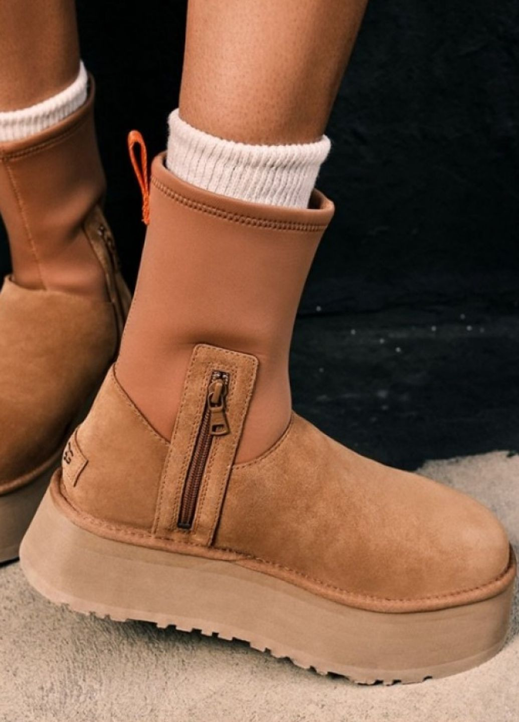 Chestnut UGG Classic Dipper Boot (362893399)