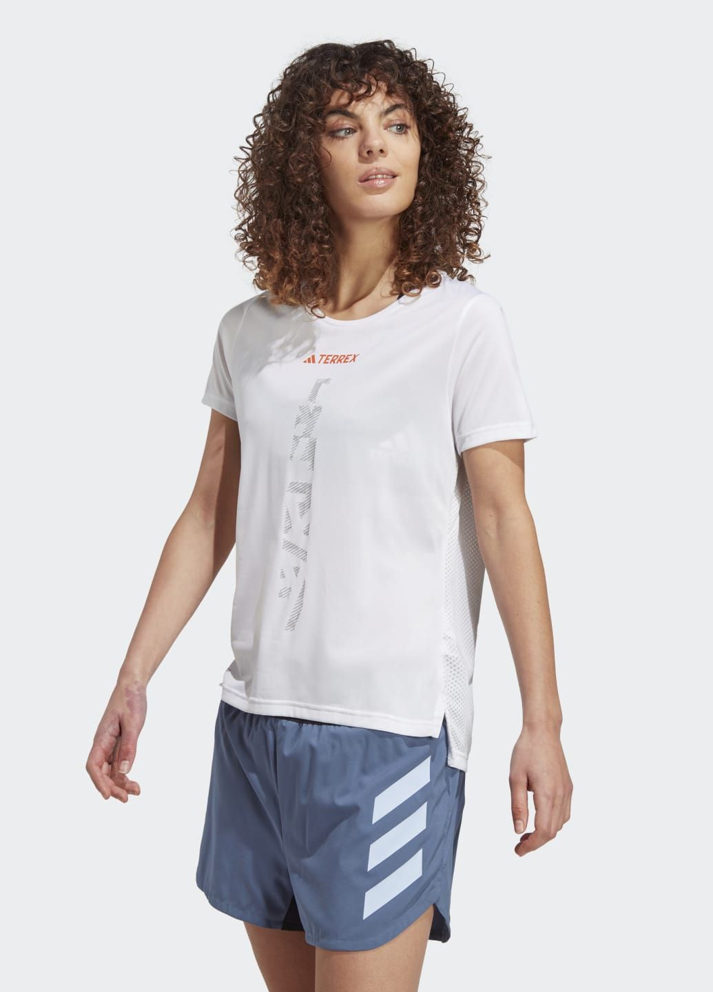 Белая всесезон футболка для бега terrex agravic trail adidas