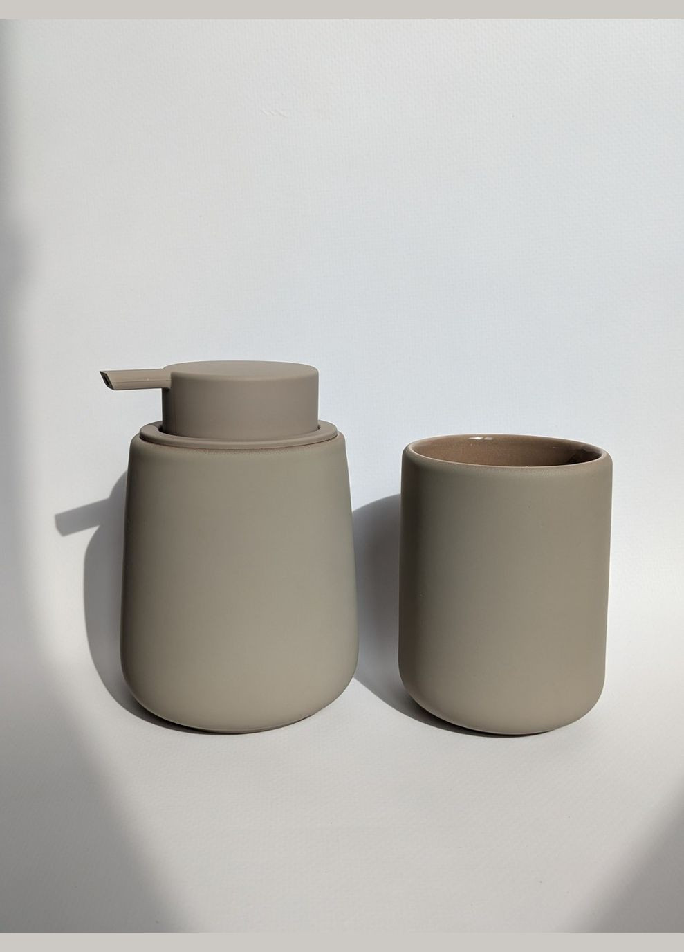 Набор для ванной керамический 2 предмета бежевый-хаки No Brand (340463193)