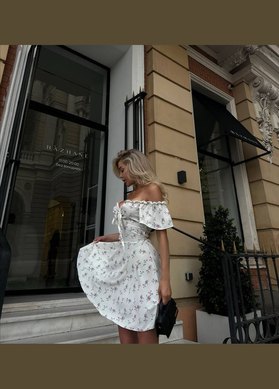 Белое праздничный платье изысканное в цветочный принт с открытыми плечами клеш Adelante с цветочным принтом