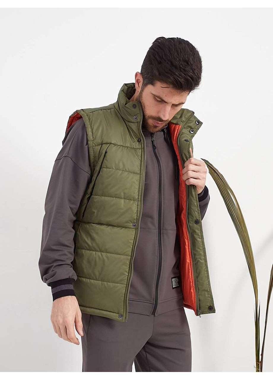 Жилетка чоловіча однотонна Style Point (357238082)