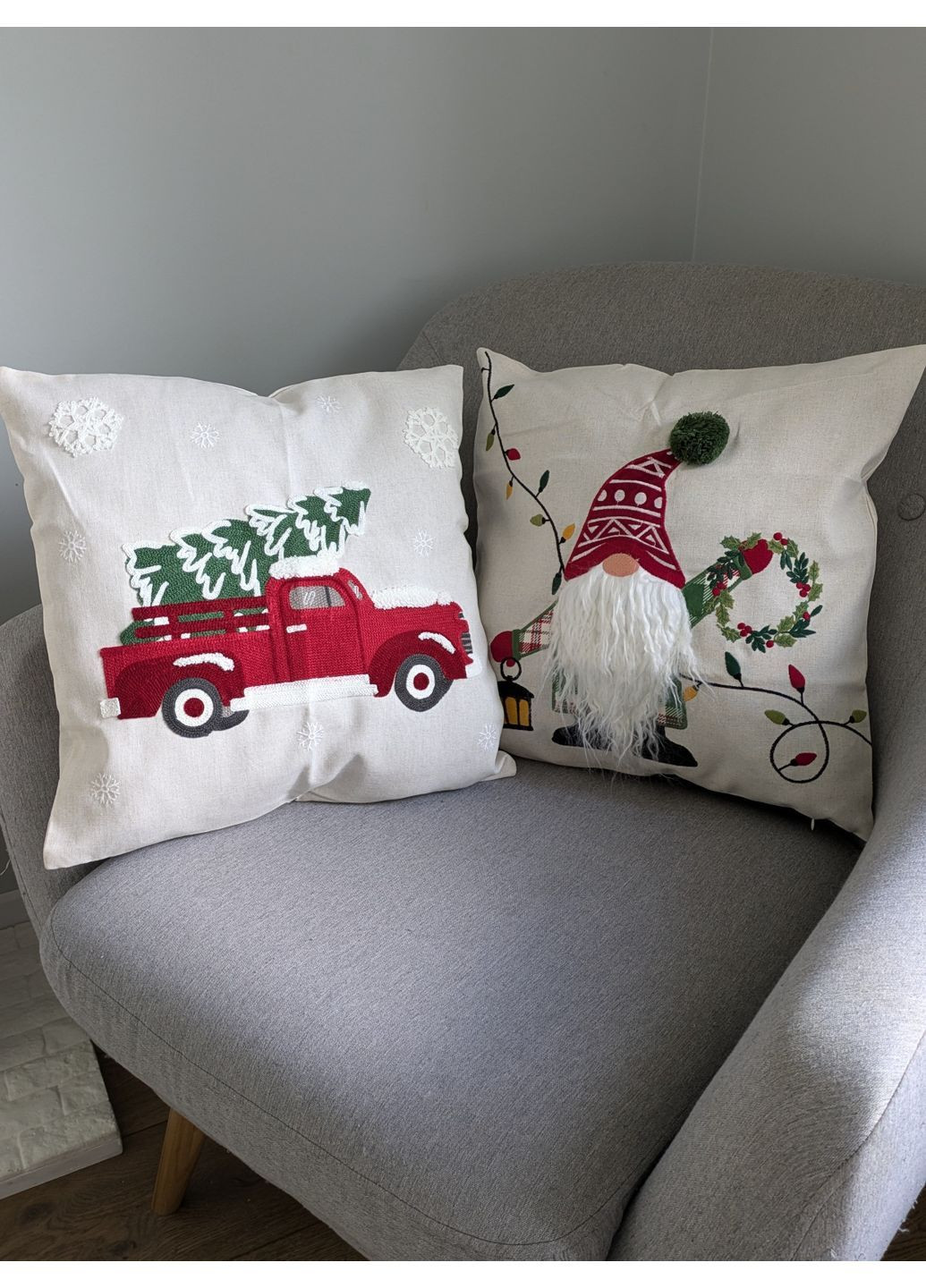 Набор новогодних наволочек с вышитым рисунком 2 шт. No Brand (363187987)