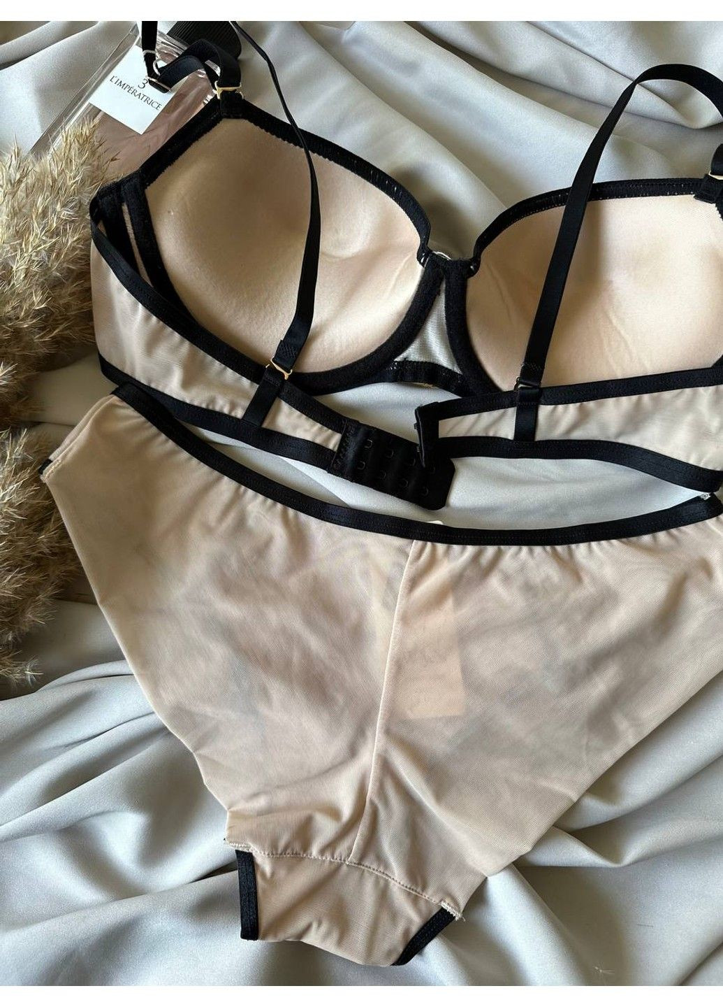 Бежевый черно-бежевое кружевное женское нижнее бельё Weiyesi