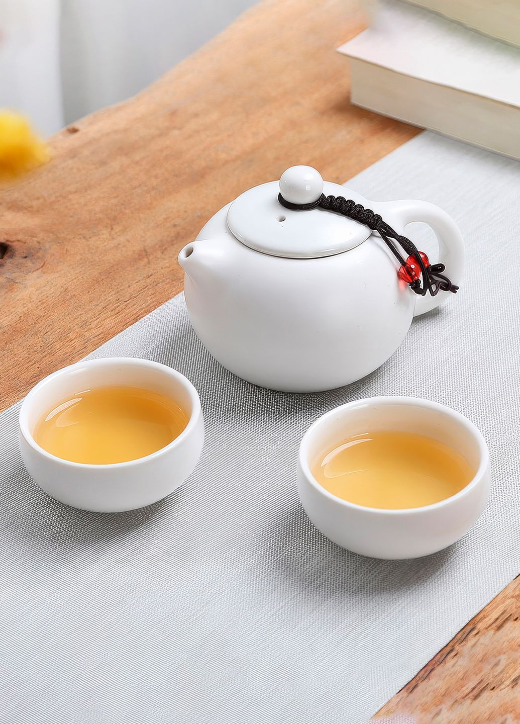 Компактний дорожній чайний набір: чайничок, 2 піали White UFT TSET6 (316385900)